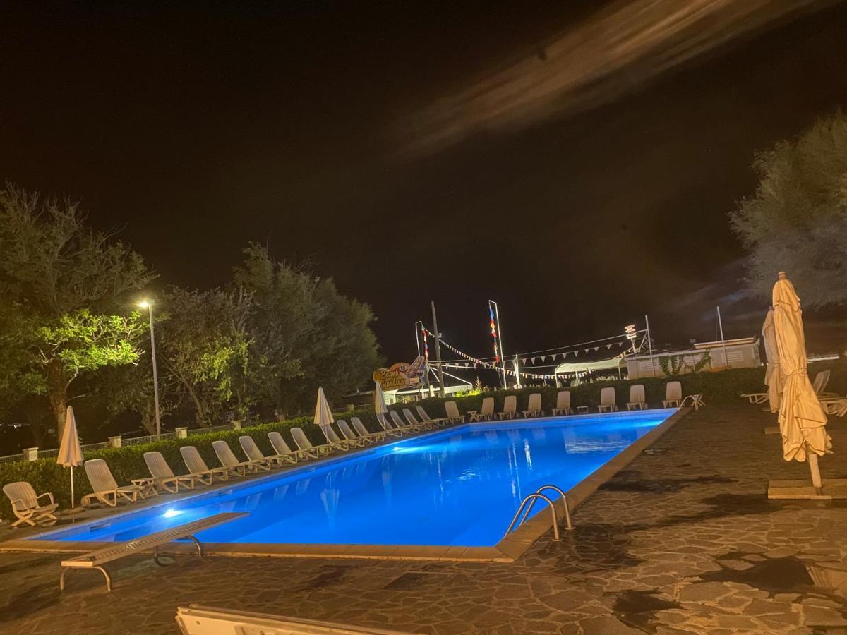 Residenza Villa Flores Bellaria-Igea Marina Bagian luar foto