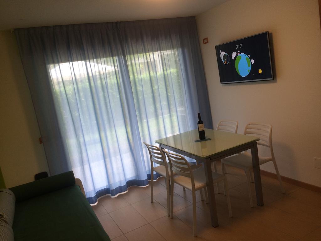 Residenza Villa Flores Bellaria-Igea Marina Bagian luar foto